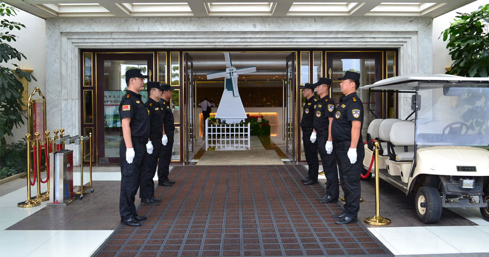 定制保安服務(wù)：根據(jù)特定客戶(hù)的安全需求，量身定制保安服務(wù)。